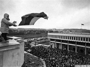 A demonstration in front of Parliament building, Vilnus, January 14, 1991