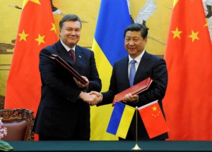 President Yanukovych meeting Chairman Xi Jinping in Beijing on December 5, 2013