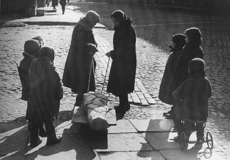 Leningrad. Early spring of 1942. Farewell to a classmate.