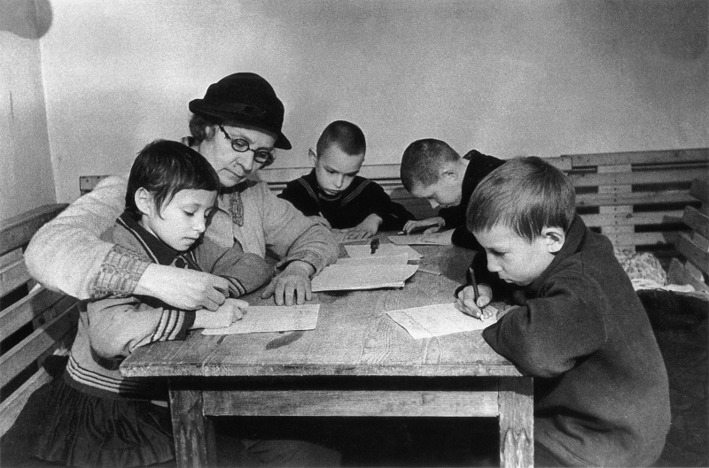 School-lesson in a bomb-shelter, 1942