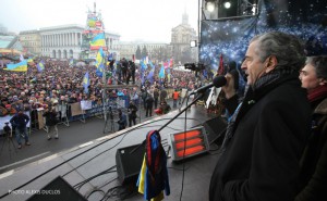 Bernard-Henri Lévy speaking to the mob gathered on Kyiv's Maidan on February 9, 2014.