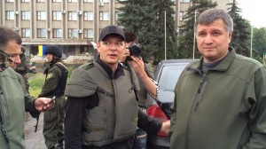 Oleh Lyashko (in the middle) directly accused President Petro Poroshenko of hiding over 8,000 Ukrainian combat deaths.