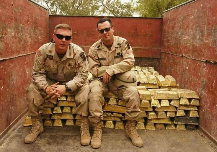 US soldiers on gold