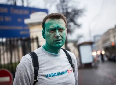 navalny-green-colored