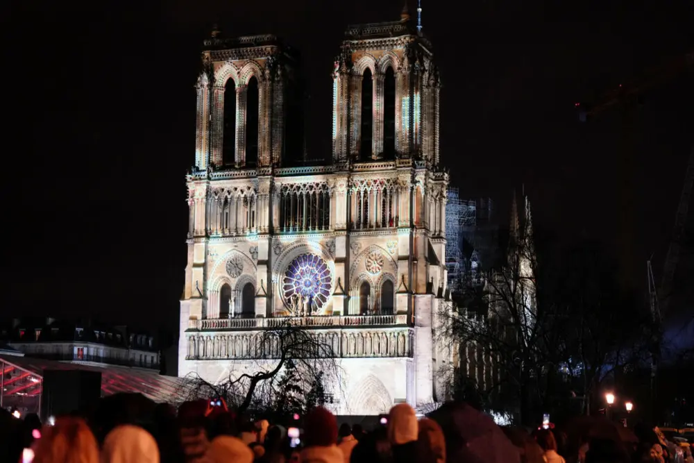 Pope-Notre-Dame-Reopening-Ceremony